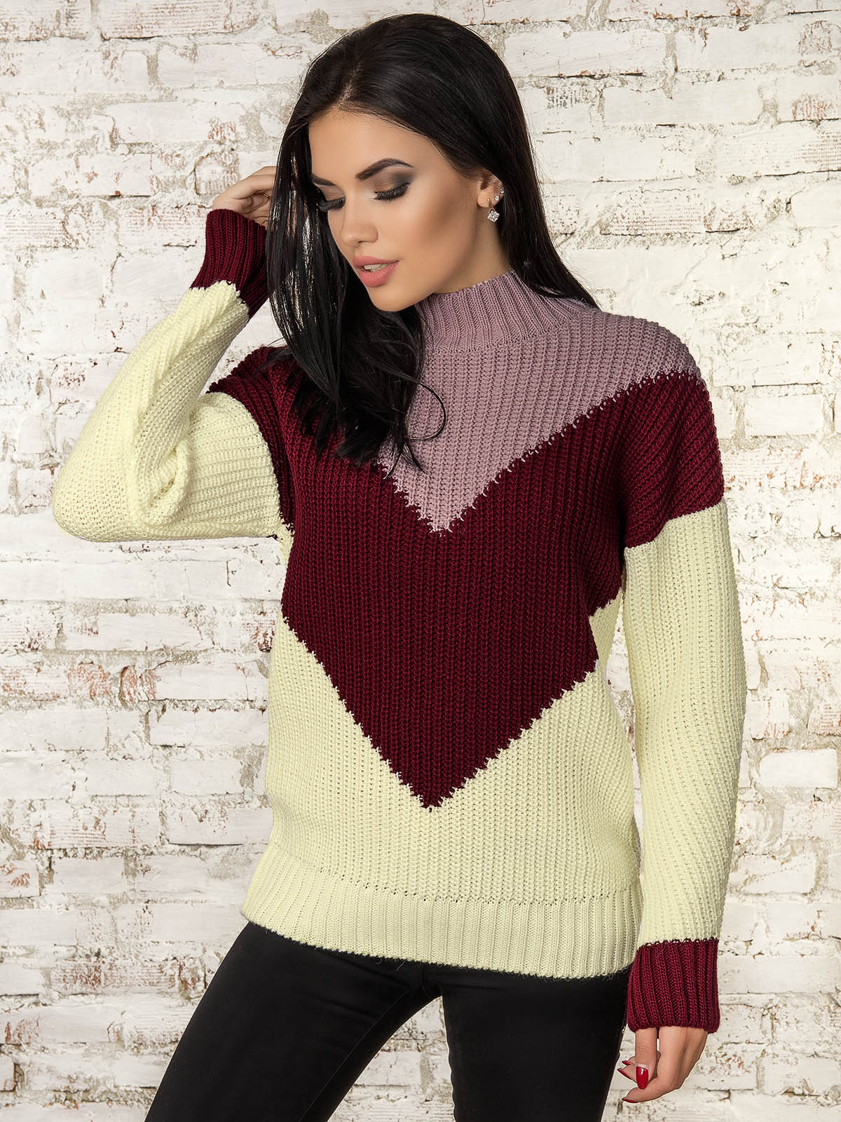 Комбинированные свитера из двух цветов