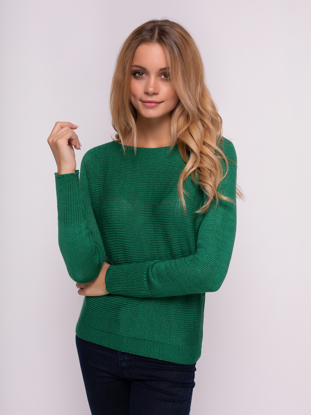 Лина Дианова зеленый свитер