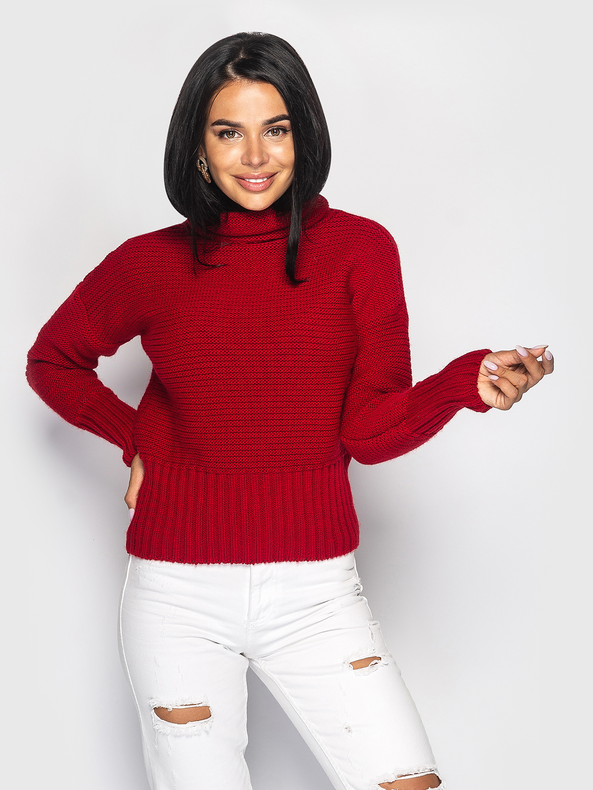 Красный свитер с горлом женский