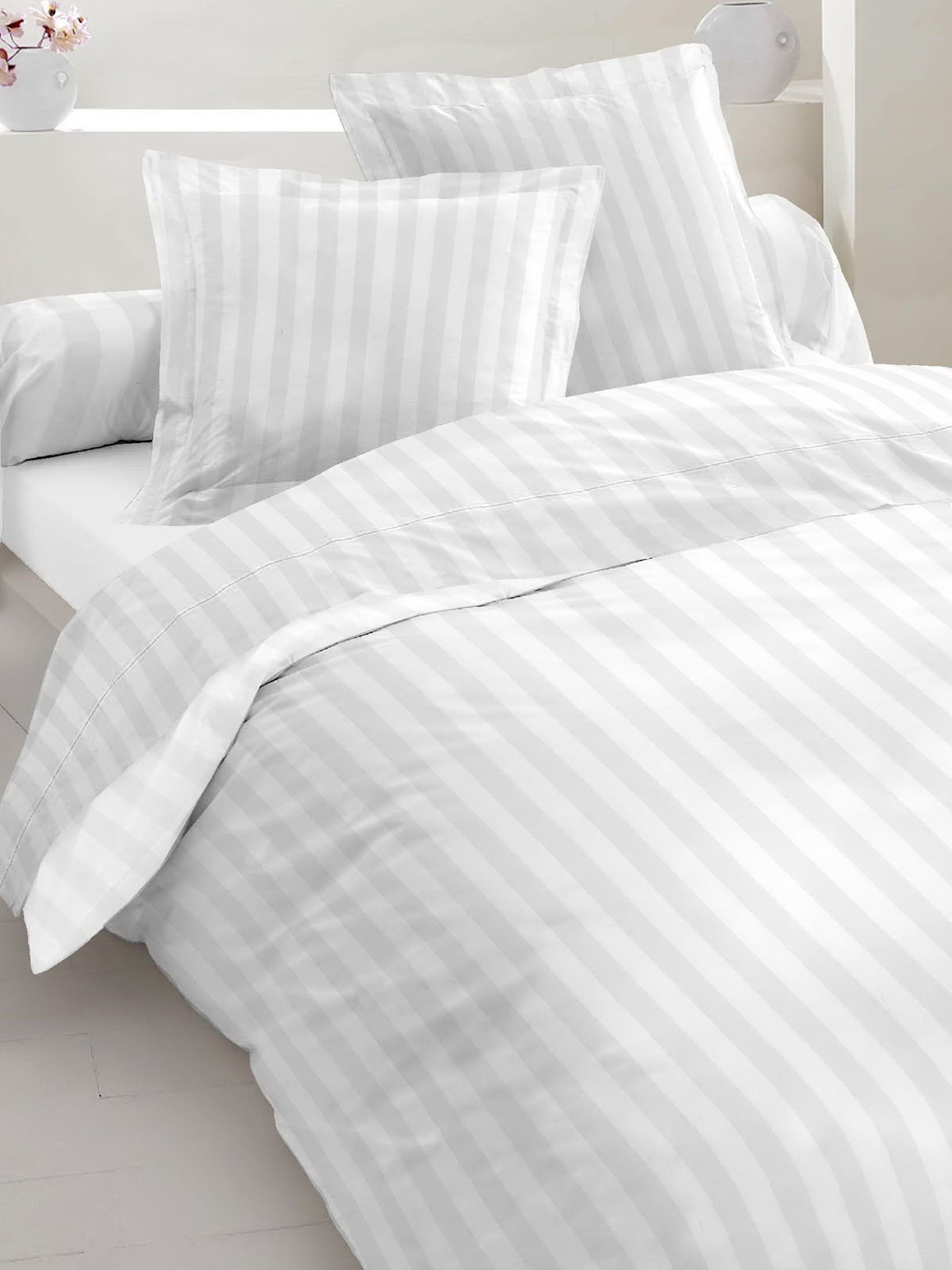 Комплект постельного белья двуспальный (евро плюс): пододеяльник и наволочки | 2543085