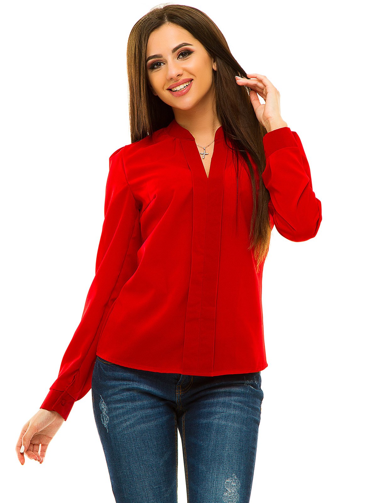 Красные блузки женская. Красная блузка. Красная кофта женская. Женщина в красной блузке. Блуза женская красная.