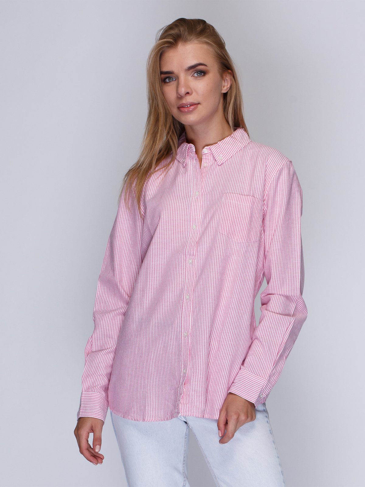 Розовая рубашка в полоску. Розовая рубашка HM. Рубашка в розовую полоску женская. Женская рубашка в розовую полосочку.