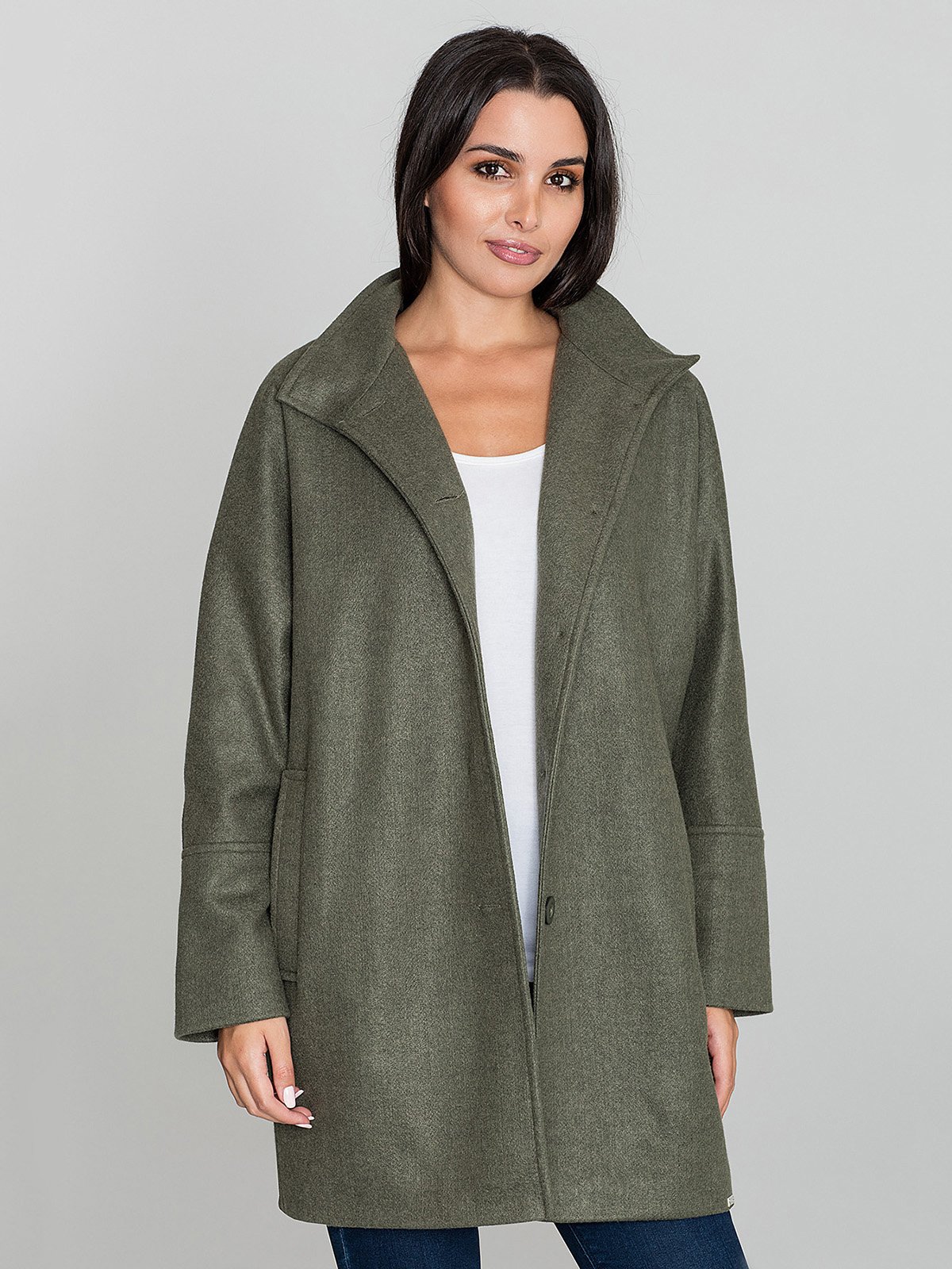 Оливковое пальто женское