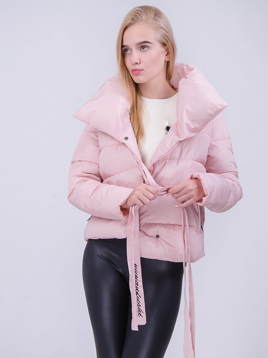 Светло розовая куртка