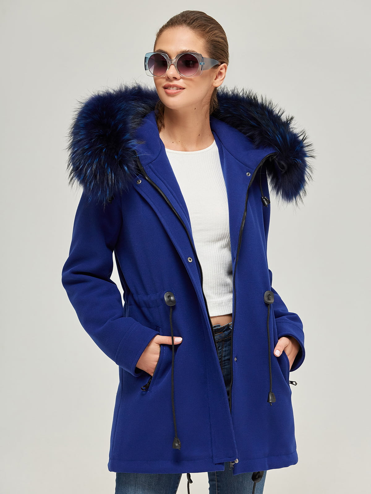 Пальто голубое с мехом