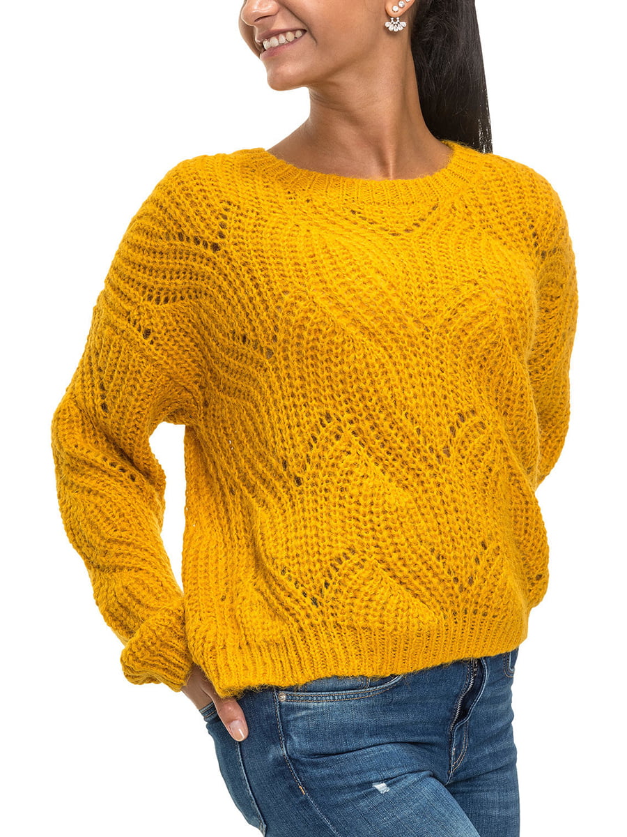 Желтый свитер женский
