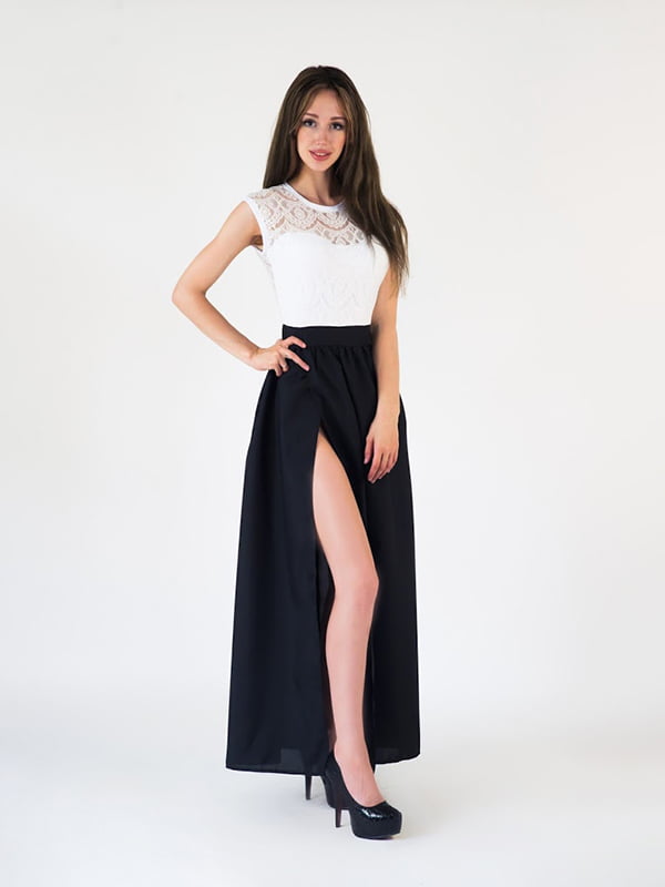 Сукня-максі біло-чорна з вирізом | 5035103