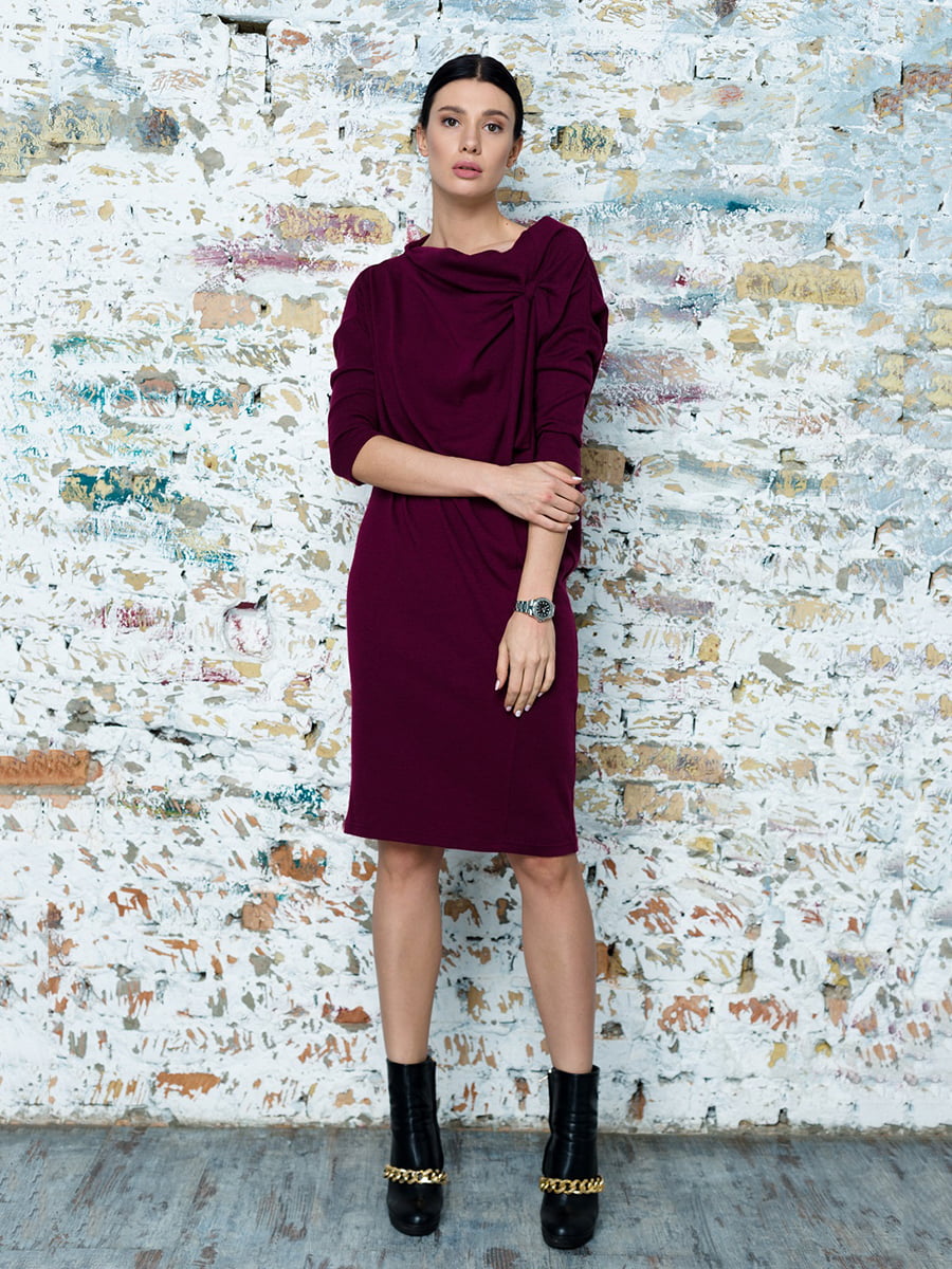Платье цвета темной фуксии — Andrea Crocetta, акция действует до 31 декабря2024 года