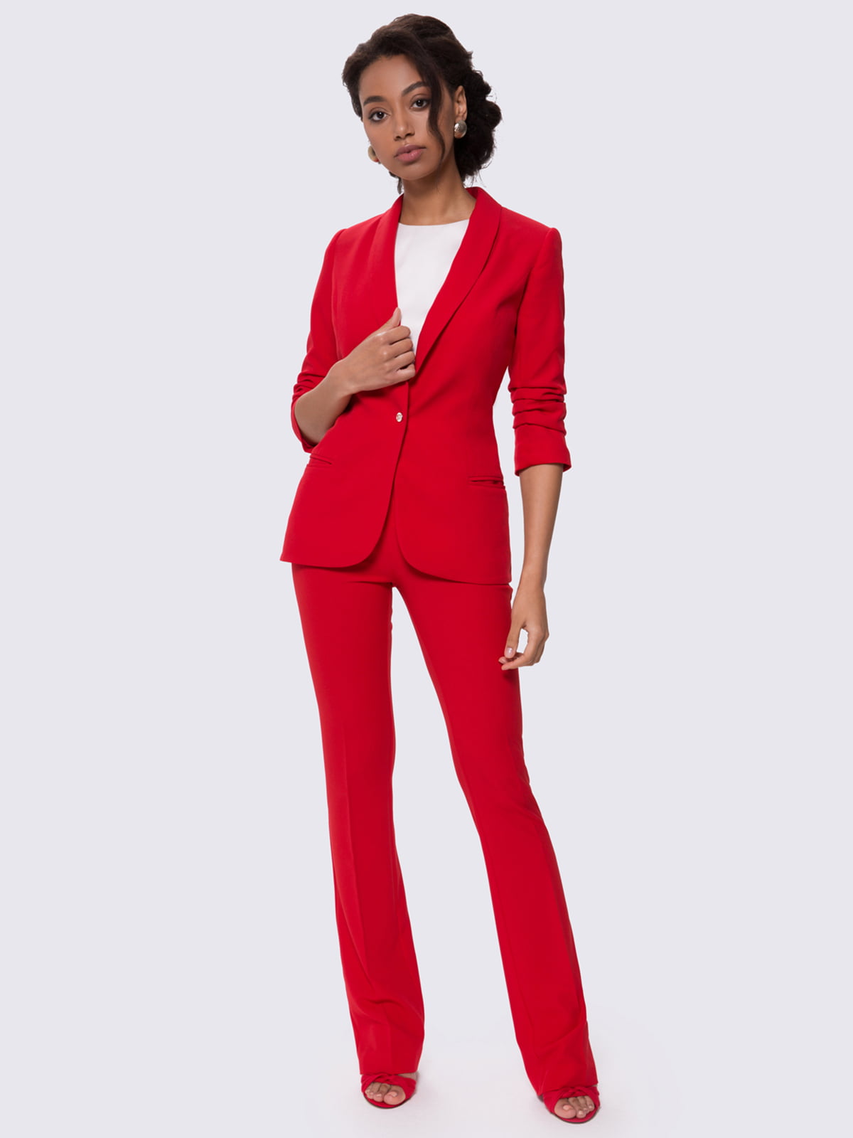 Костюм красный женский с брюками и пиджаком