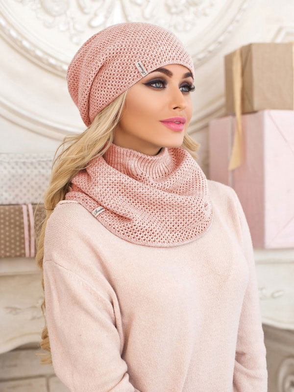 Набор (шапка + шарф-хомут) на девочку 