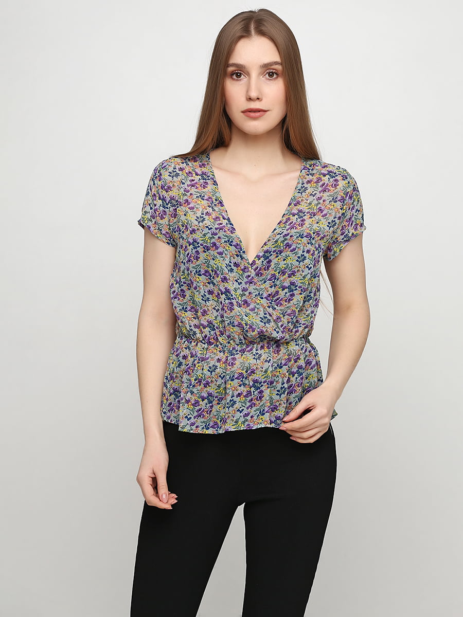 Блуза сиреневого цвета в цветочный принт | 5465032