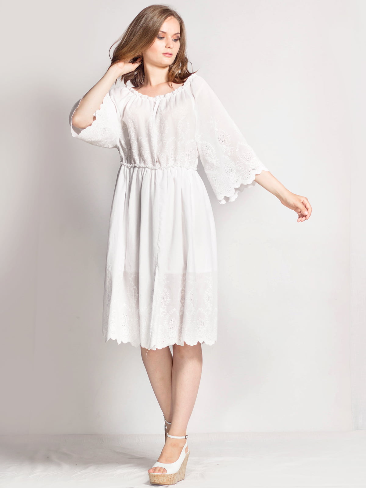 Платье белое с вышивкой | 5509942