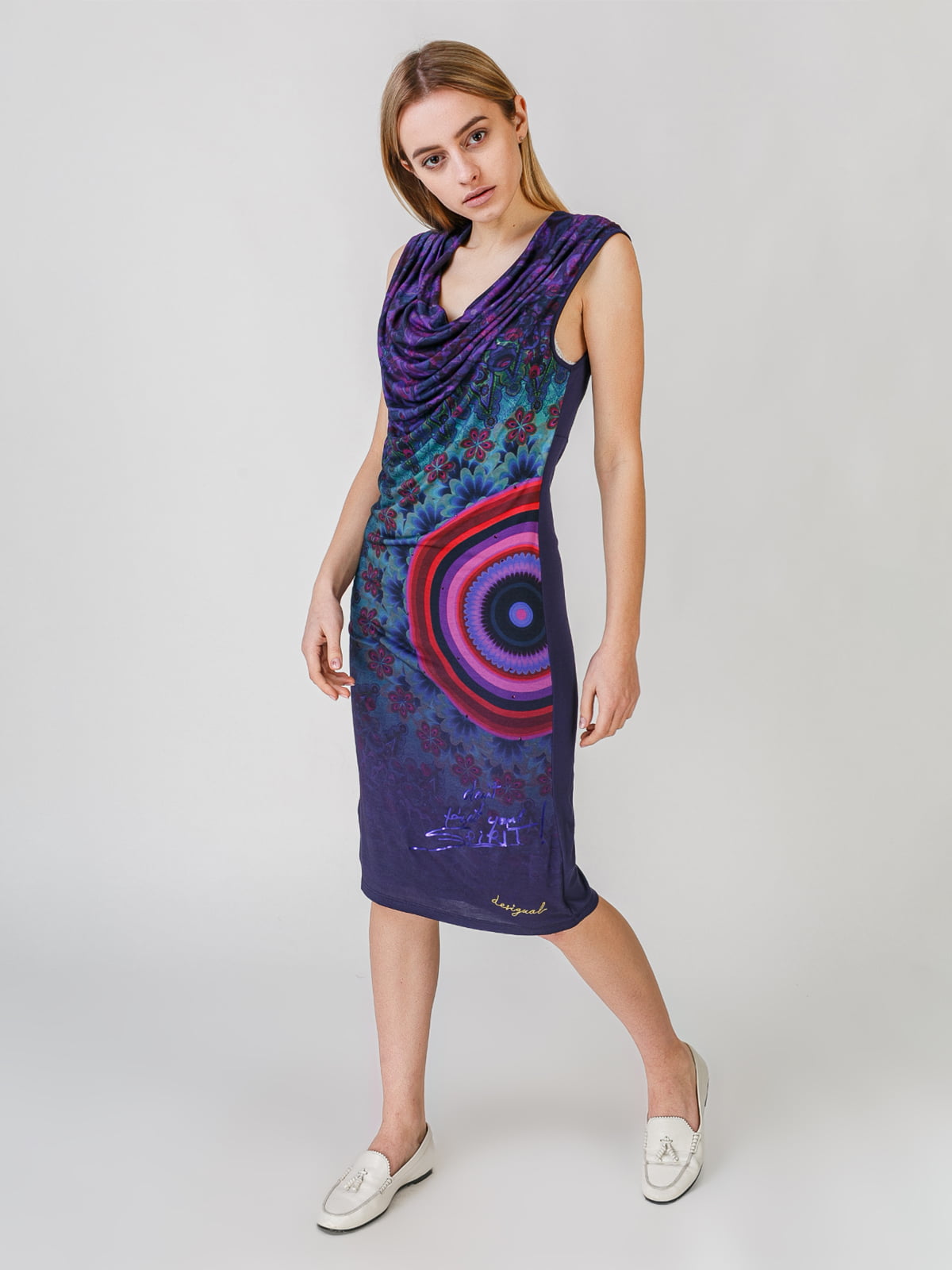 Сукня бузкового кольору з принтом | 5609637