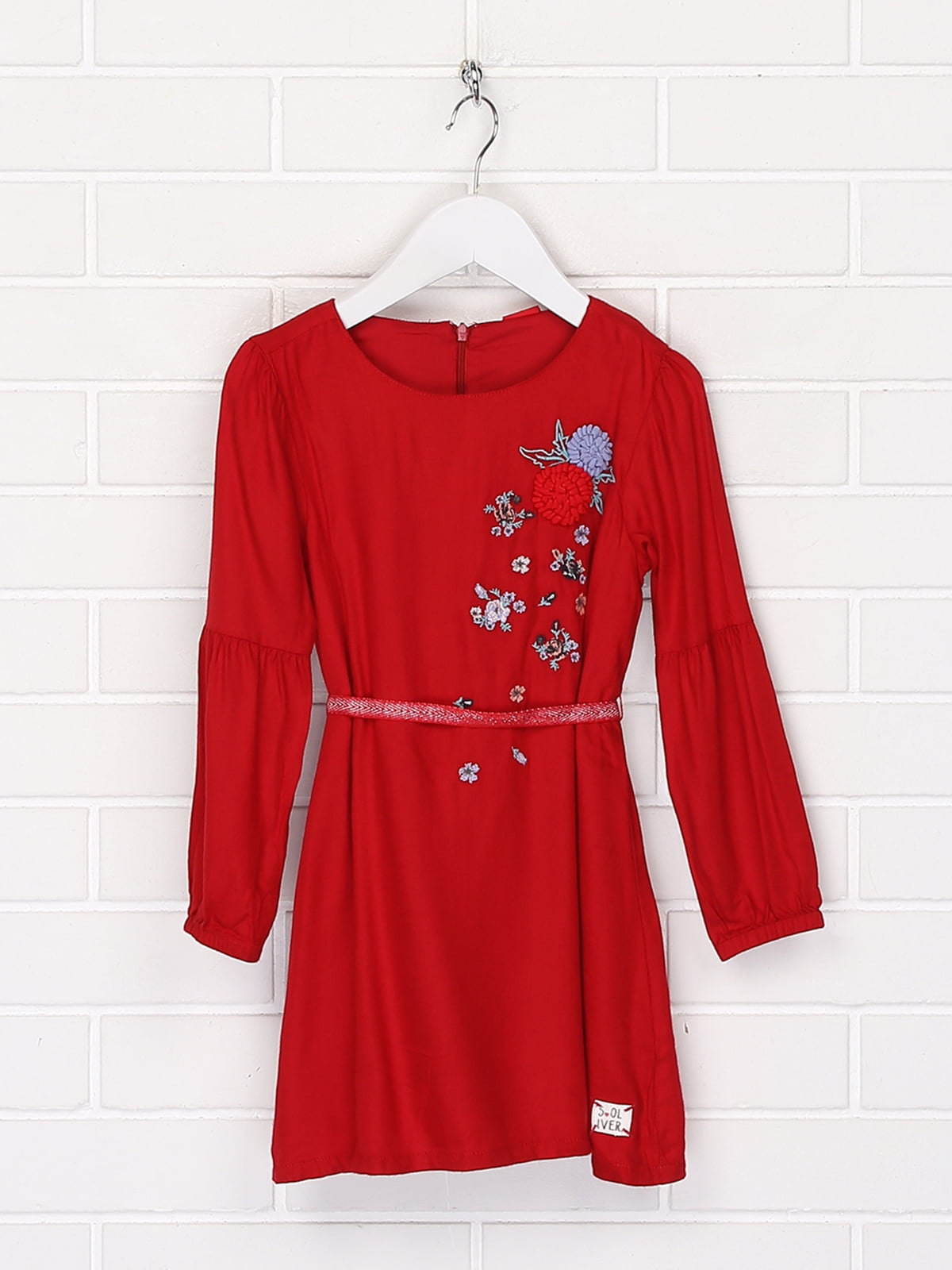 Платье красного цвета с цветочной вышивкой | 5658954