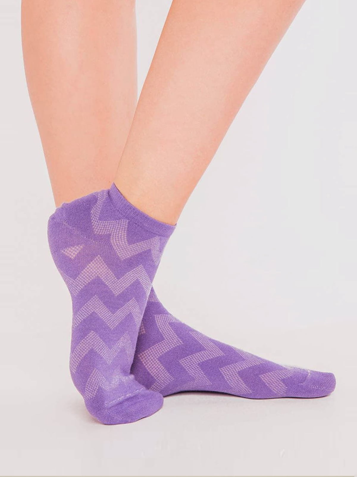 Шкарпетки лавандового кольору в зигзагоподібну смужку | 5664840