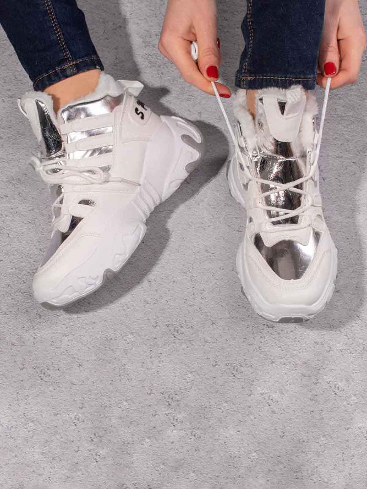 Кросівки біло-сріблястого кольору | 5642731