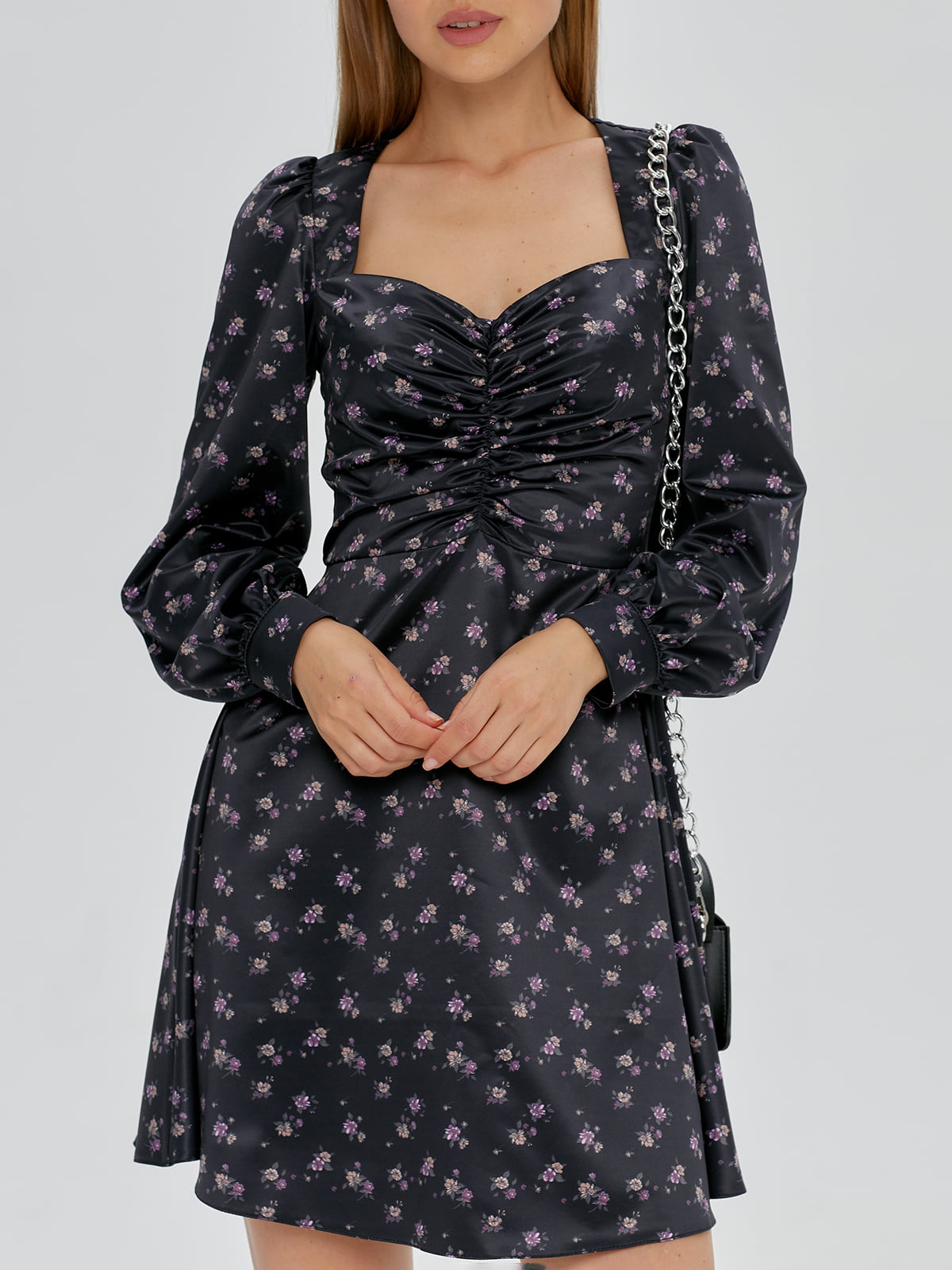 Сукня чорна з квітковим принтом | 5906856