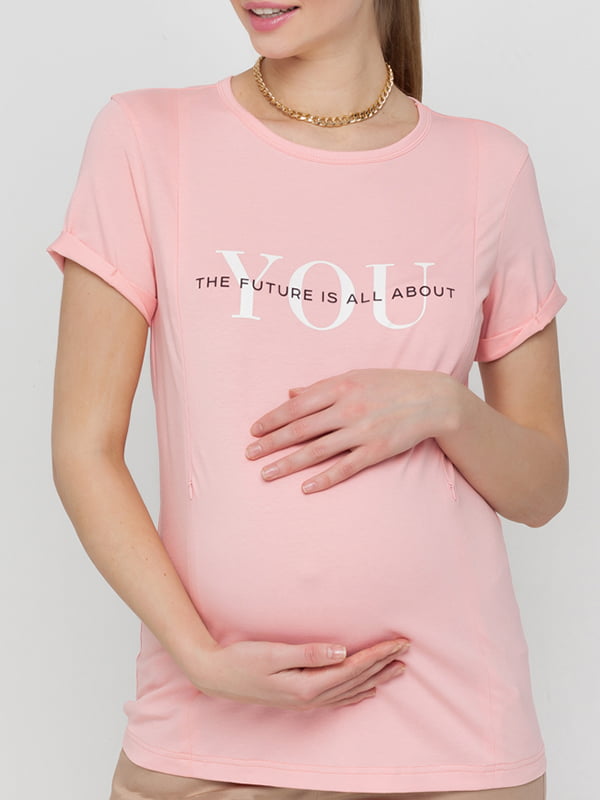 Футболка для вагітних та годуючих рожева з принтом | 5987604