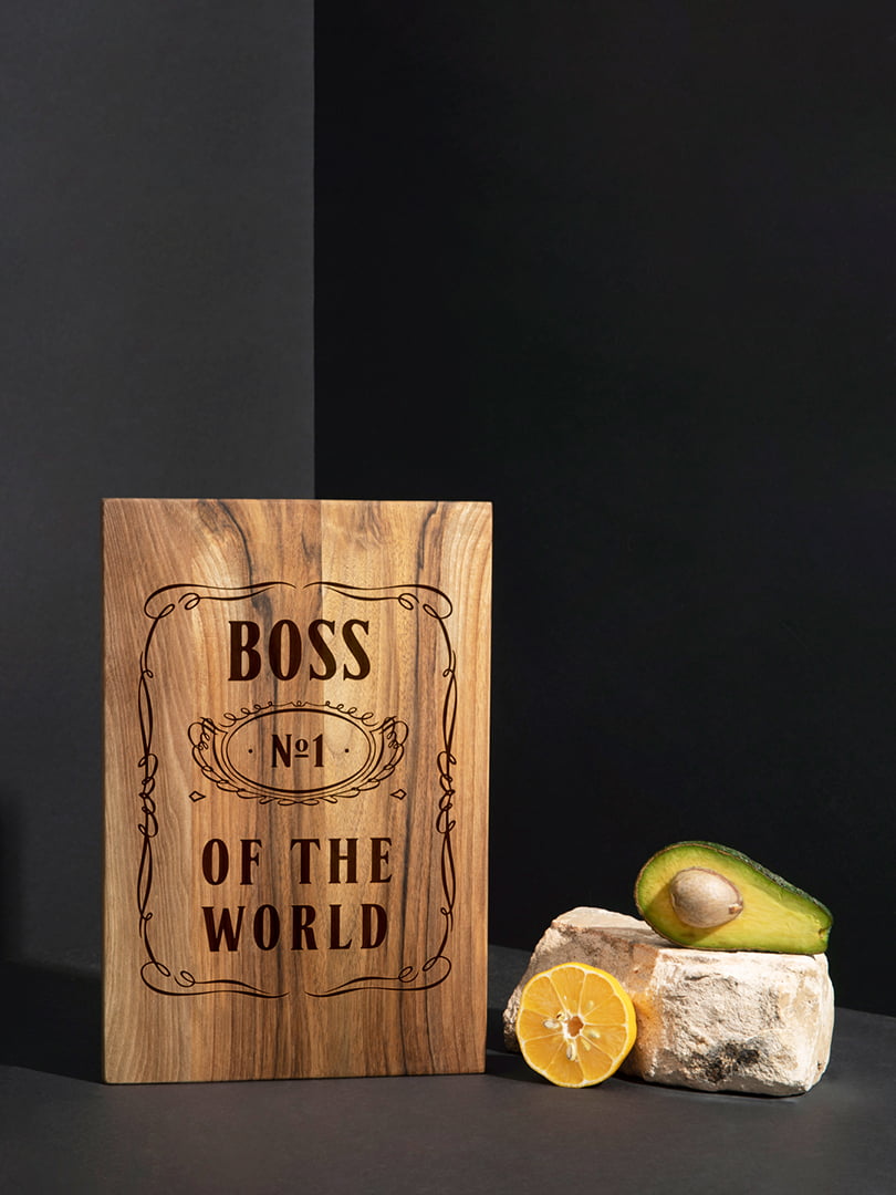 Дошка обробна S "Boss №1 of the world" з горіха | 6376626