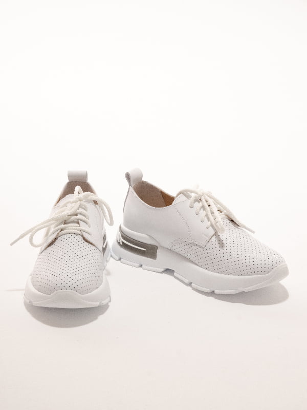 Кросівки білі із наскрізною перфорацією | 6519336