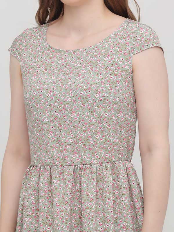 Асимметричное платье со шлейфом в мелкие цветы | 6533228