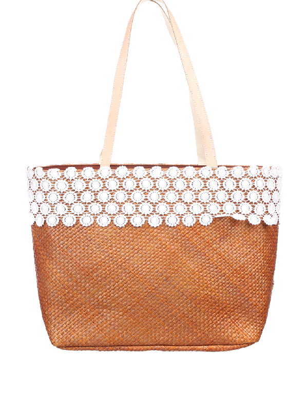 Пляжна сумка карамельного кольору, декорована мереживом | 3054759