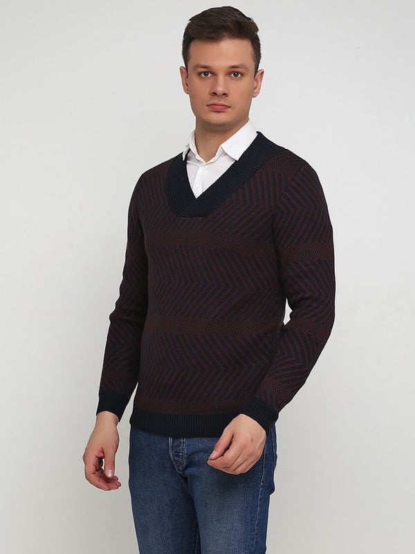 Пуловер коричнево-синього кольору з візерунком | 6545603