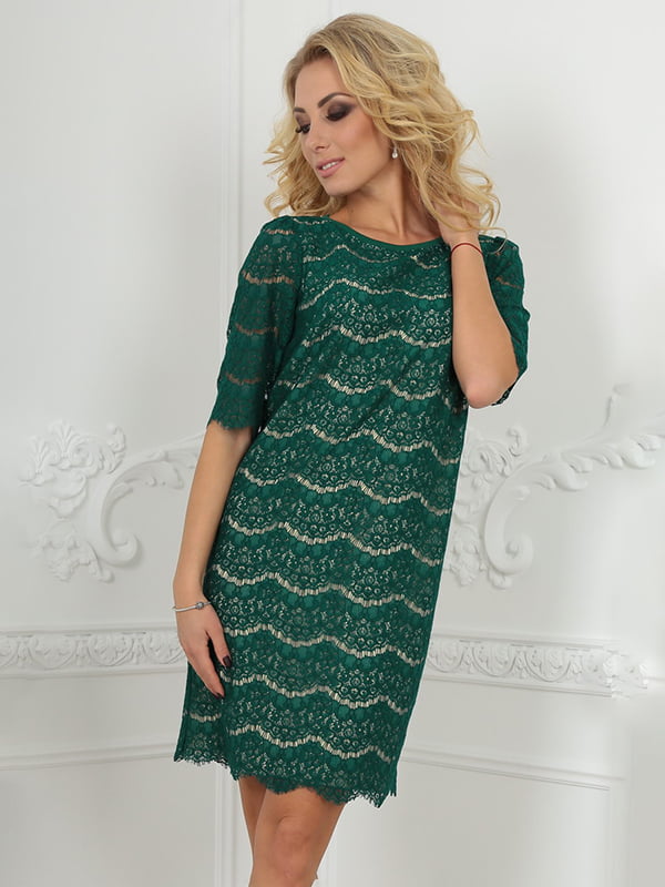 Коктейльное платье темно-зеленого цвета из гипюра, темно-зеленого цвета на бежевой подкладке | 6547928