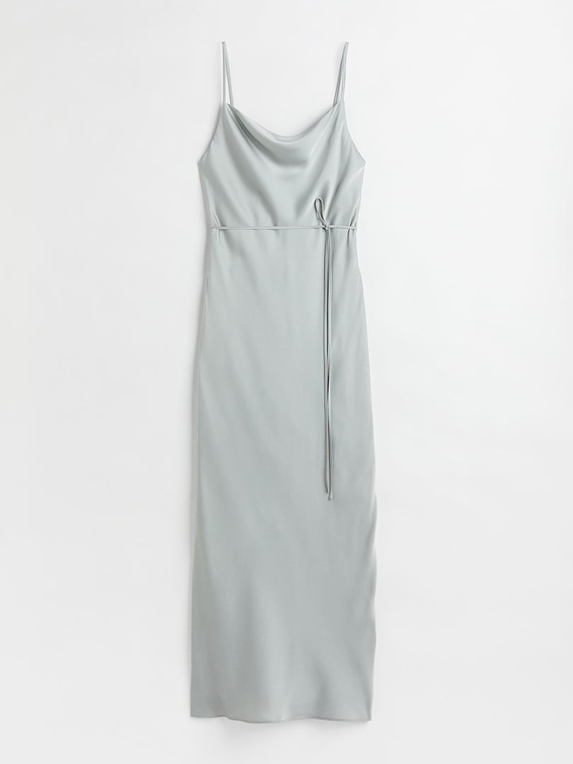 Длинное струящееся платье светло-серого цвета | 6527917