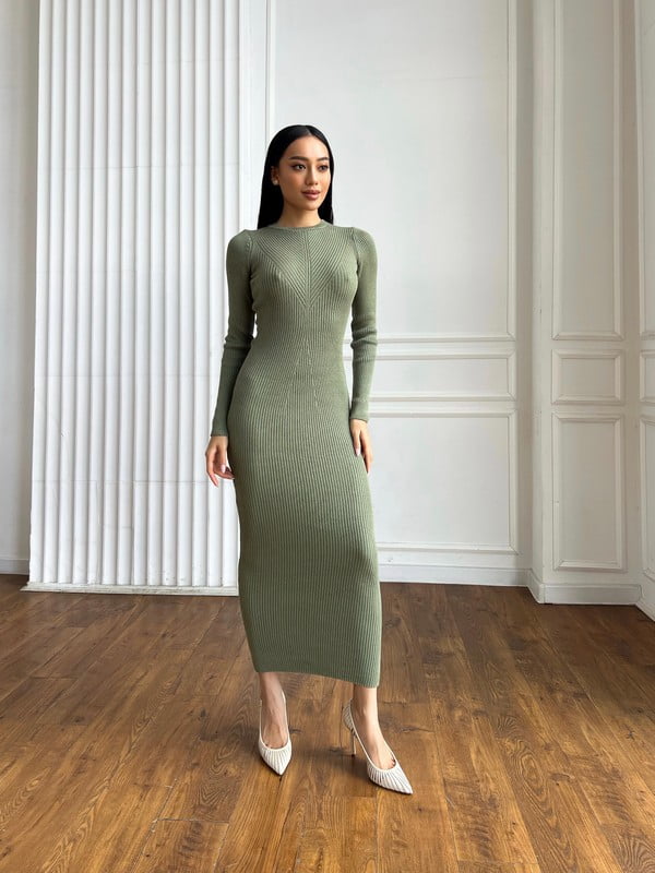 Платье-свитер с длинным рукавом оливковое | 6617466