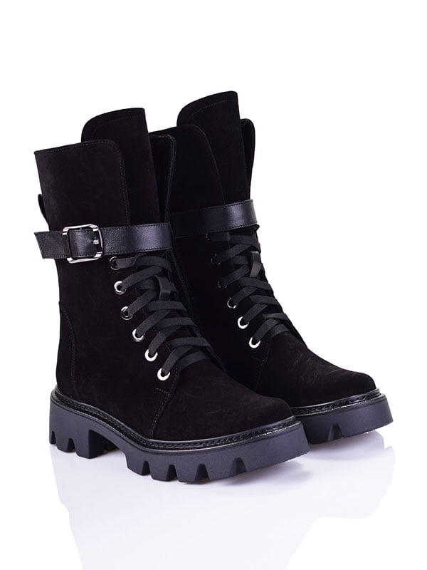 Замшевые ботинки черного цвета на шнуровке | 6623955