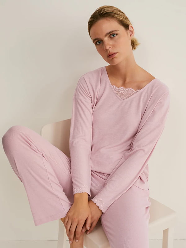 Розовый пижамный лонгслив з кружевными вставками | 6630790
