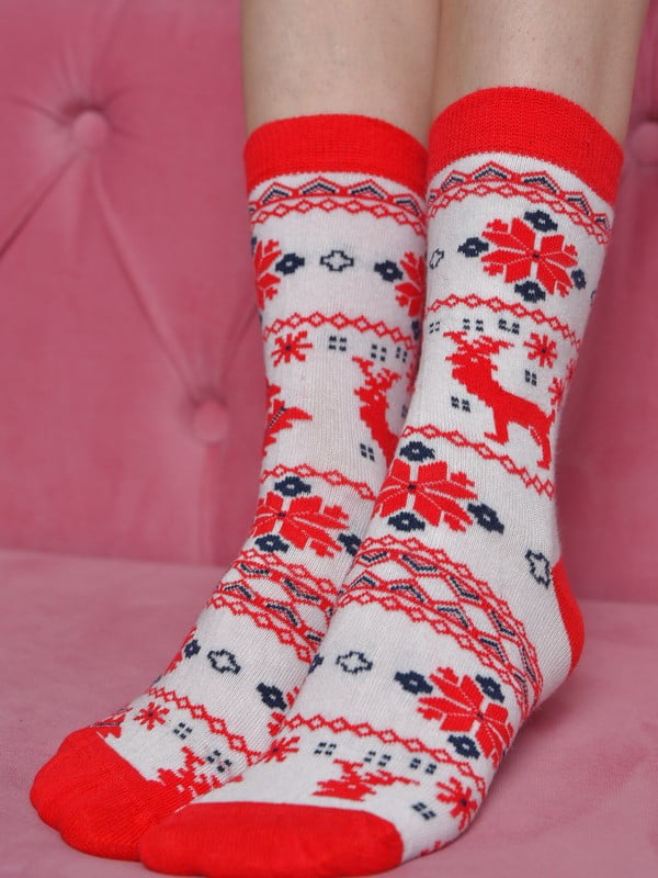 Носки новогодние бело-красные с принтом | 6685703