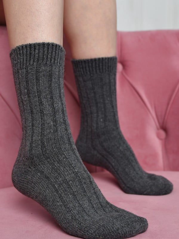 Шкарпетки з верблюжою вовною та ослабленою резинкою темно-сірі | 6687549