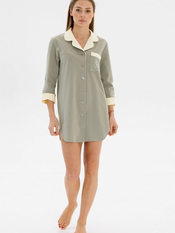 Короткий халат-сорочка на гудзиках кольору оливка | 6700503