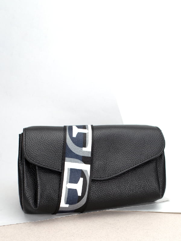 Чорна шкіряна сумка-клатч із текстильним ремінцем | 6735741