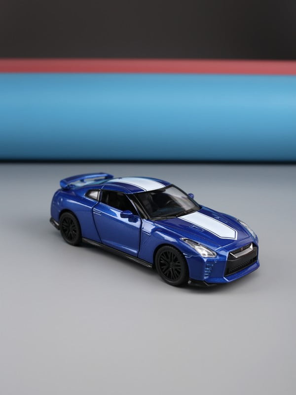 Машина синя Nissan GT-R (R35) | 6744003