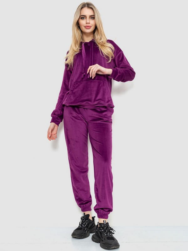 Фиолетовый велюровый спортивный костюм оливкового цвета: худи и джоггеры | 6759581