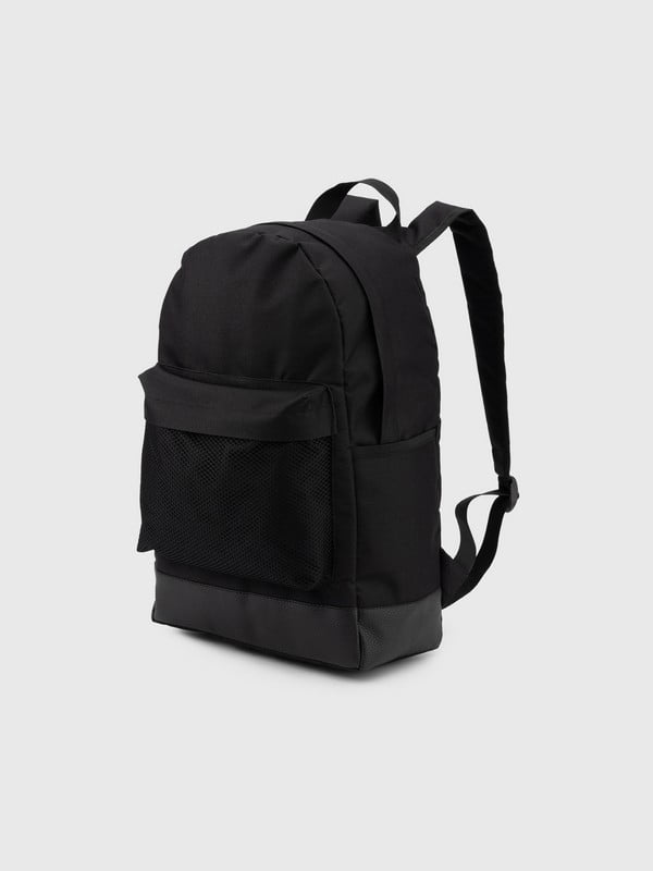 Рюкзак чорний з кишенею спереду | 6754702