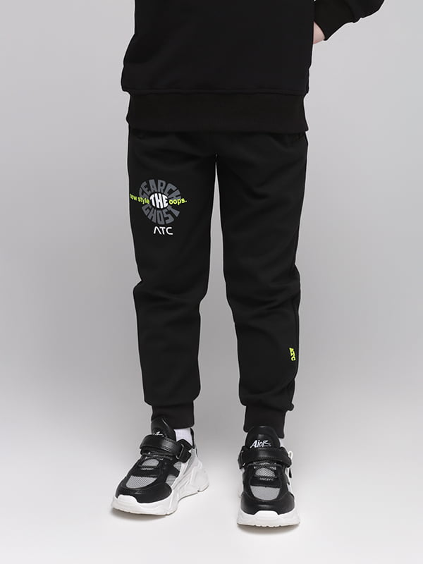 Спортивні штани для хлопчика з принтом чорні | 6757597