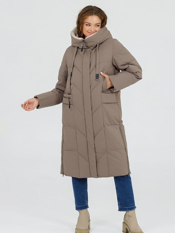 Зимове пальто коричневого кольору | 6781566