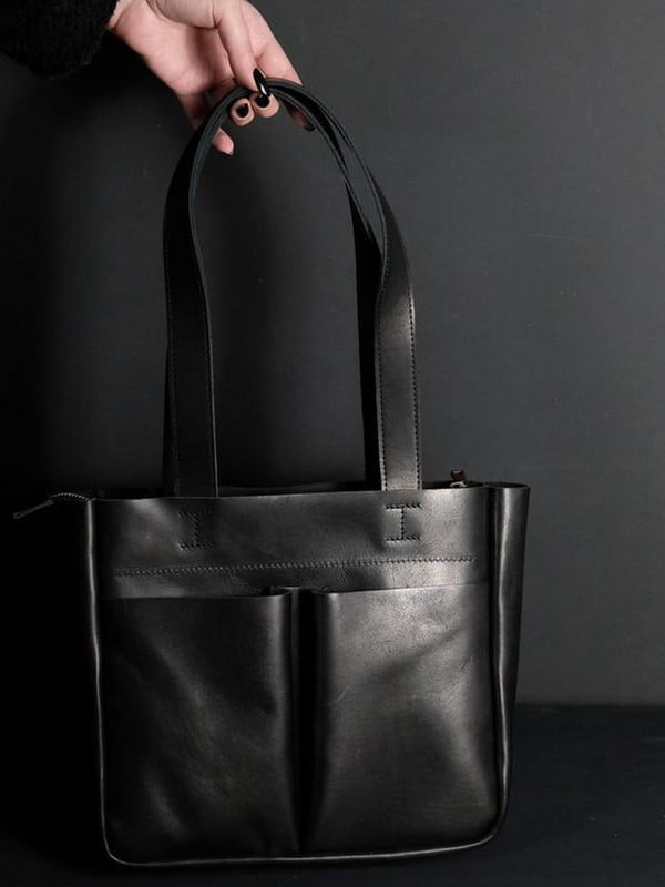 Чорна сумка шопер із натуральної шкіри з двома кишенями | 6797465