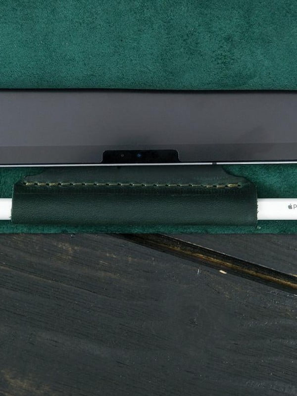 Кожаный зеленый чехол для iPad с держателем для Apple Pencil | 6798513