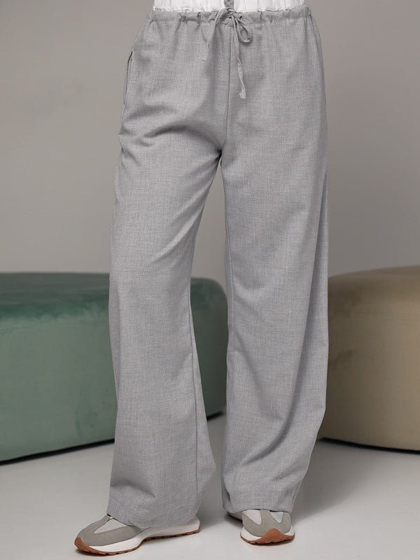 Сірі штани на зав'язках з білою резинкою на талії | 6806975