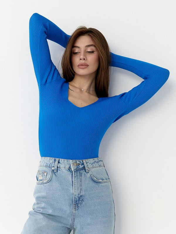 Облягаючий синій пуловер у дрібний рубчик | 6807474