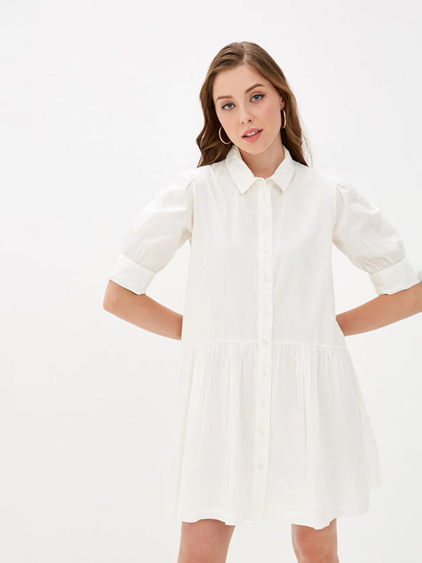 Біла сукня-сорочка з відрізною спідницею в складку | 6724798