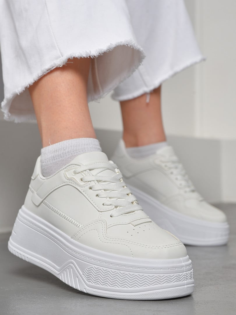 Кросівки білого кольору на шнурівці  | 6835408