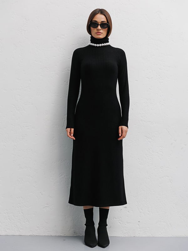 Довга чорна сукня з текстурного трикотажу | 6853068