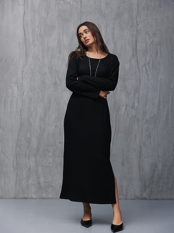 Длинное черное трикотажное платье с разрезами | 6853070