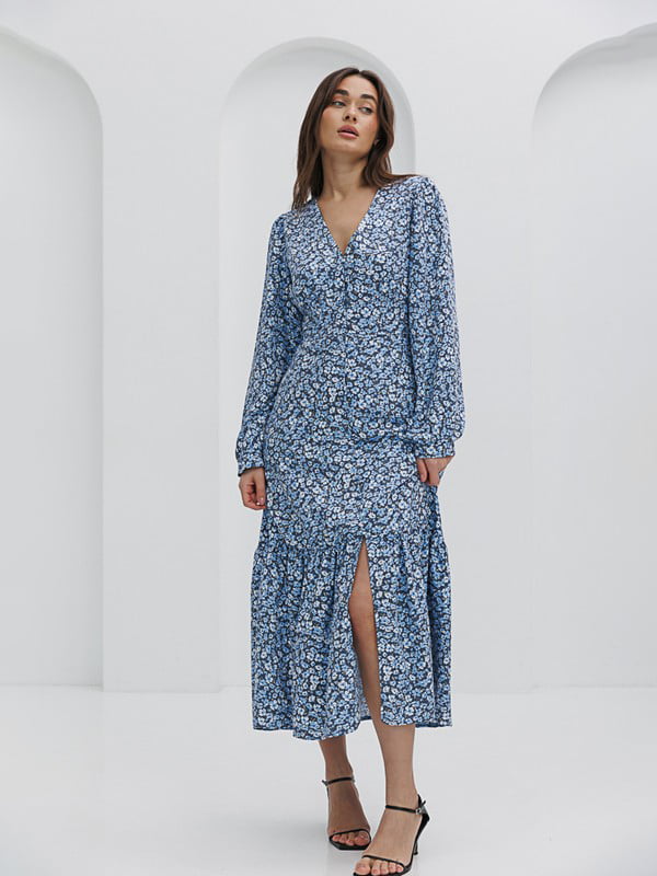 Приталена синя сукня-міді в квітковий принт | 6853119